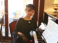 Yuliya Drogalova - Pianistin & Sängerin